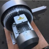 记漩涡式风机工作的同事们